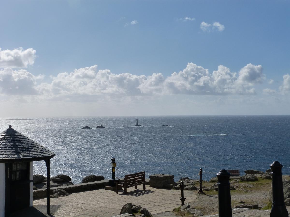 Land'S End Hostel Trevescan Sennen Exterior foto