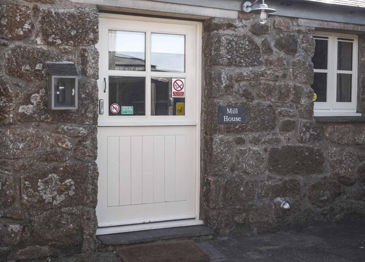 Land'S End Hostel Trevescan Sennen Exterior foto